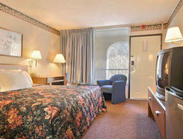 Days Inn By Wyndham Knoxville East Chambre photo